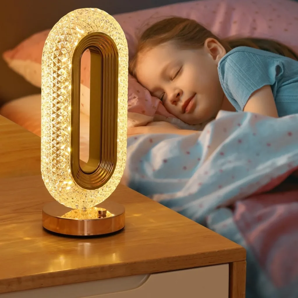 مصباح كريستالي LED بتصميم عصري فاخر بلمسة تحكم ذكية وإضاءة بثلاثة أوضاع